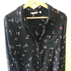 Reitmans / Black button down shirt